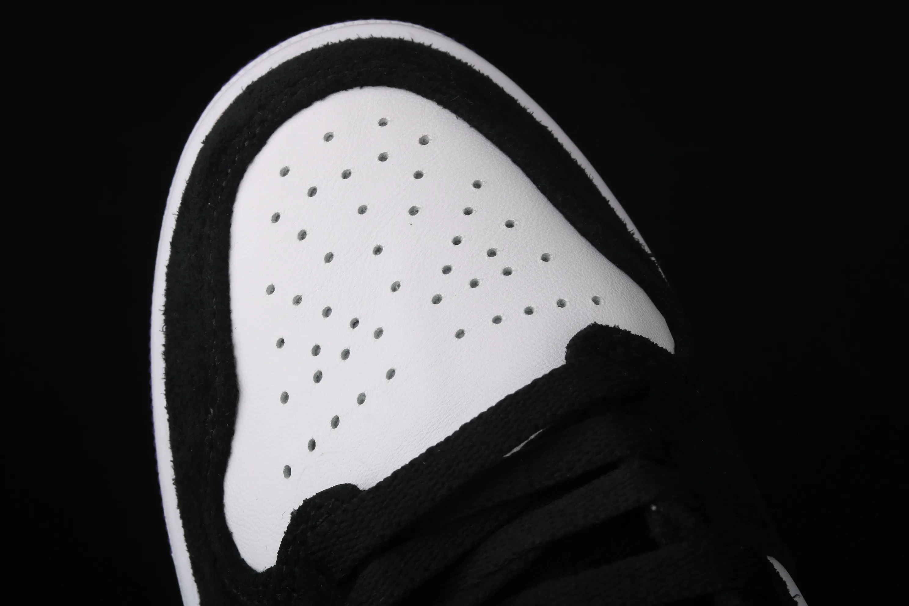 All categories Air Jordan Jordan series basketball shoes Air Jordan 1 Mid Air Jordan 1 Mid AJ1 Joe 1 China Grizzly Panda 852542-105
